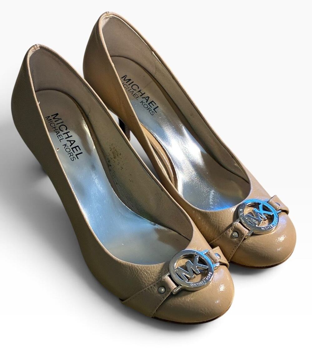 Michael Kors Fulton Nude Leather Kitten Heel Round Toe 5.5 Silver Metal MK Logo